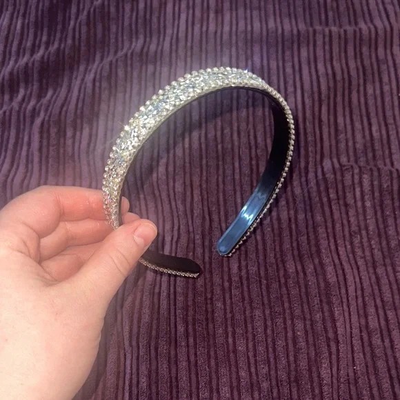Elegant Silver Crystal Headband - Picture 1 of 3